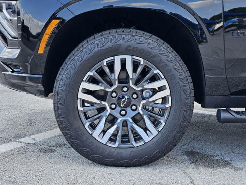New 2026 Chevrolet Tahoe Z71 w/ Comfort Package AWD/4WD image 7