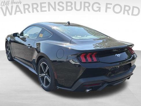 Used 2025 Ford Mustang Coupe RWD image 5