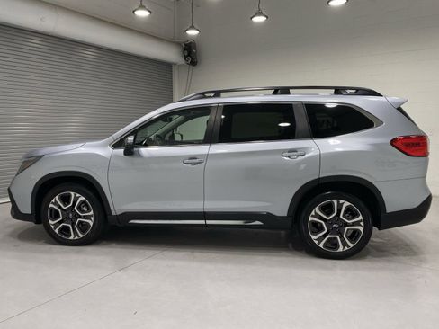 Used 2023 Subaru Ascent Limited w/ Technology Package AWD/4WD image 5