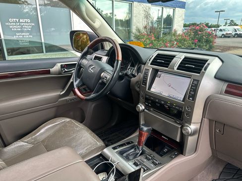Used 2011 Lexus GX 460 Premium AWD/4WD image 13
