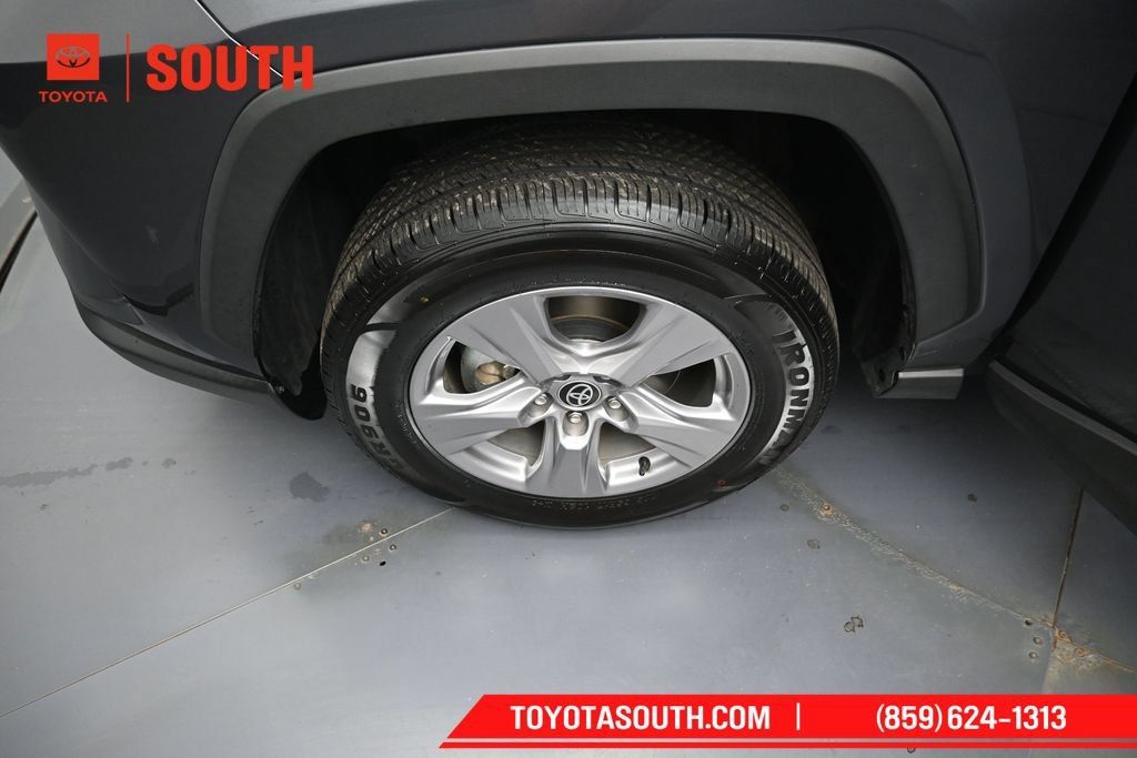 Used 2025 Toyota RAV4 XLE AWD/4WD image 34