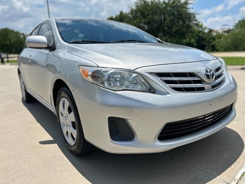Used 2013 Toyota Corolla LE FWD image 4