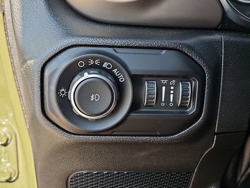 Used 2021 Jeep Wrangler Sport AWD/4WD image 22