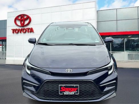 Used 2023 Toyota Corolla SE w/ SE Premium Package FWD image 11