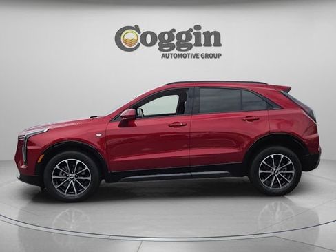 Used 2025 Cadillac XT4 Sport FWD image 2