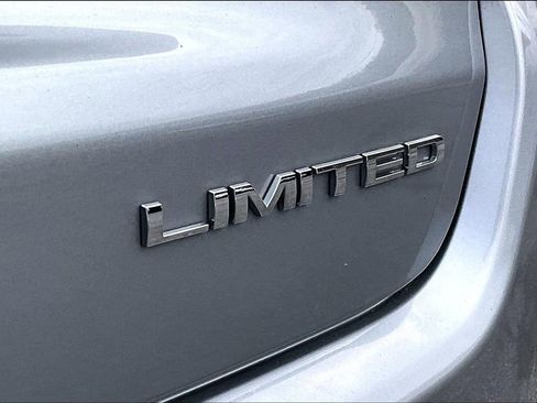 Used 2022 Jeep Compass Limited image 8