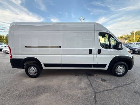 Used 2025 RAM ProMaster 2500 w/ Convenience Group FWD image 4