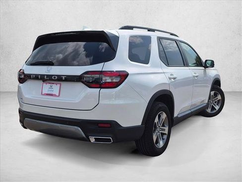 Certified 2026 Honda Pilot EX-L image 4