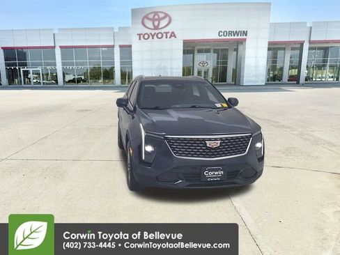 Used 2025 Cadillac XT4 Premium Luxury image 4