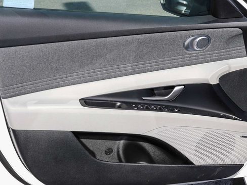 New 2026 Hyundai Elantra Limited FWD image 27