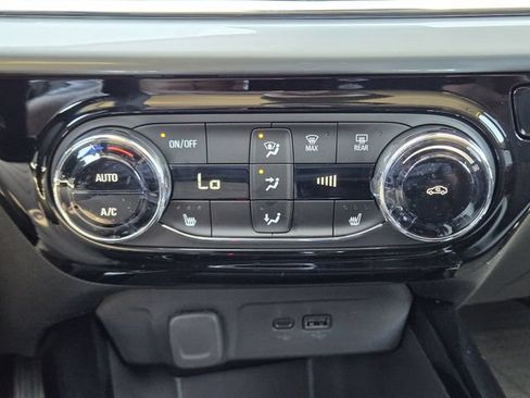 New 2026 Chevrolet Trax LT w/ LT Convenience Package FWD image 14