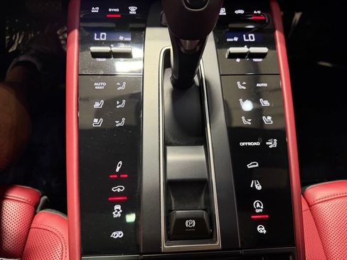 Used 2024 Porsche Macan GTS w/ Premium Plus Package AWD/4WD image 23