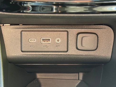 Used 2021 Buick Encore GX Select AWD/4WD image 16