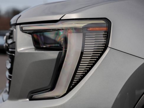 New 2026 GMC Acadia AT4 w/ Luxury Package image 5