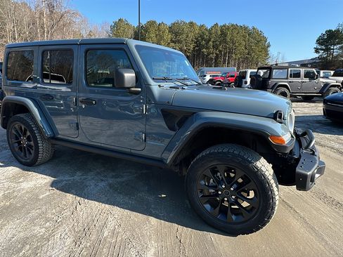 Used 2025 Jeep Wrangler Backcountry image 5
