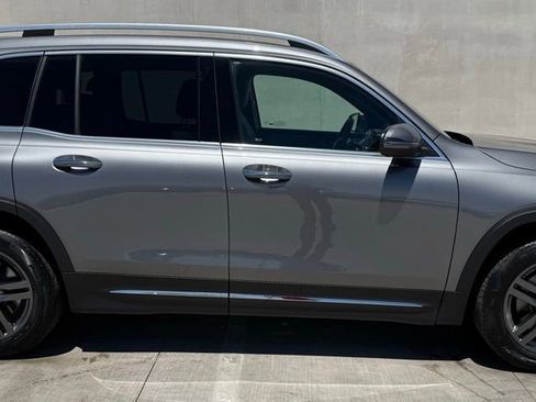 Used 2026 Mercedes-Benz GLB 250 image 2