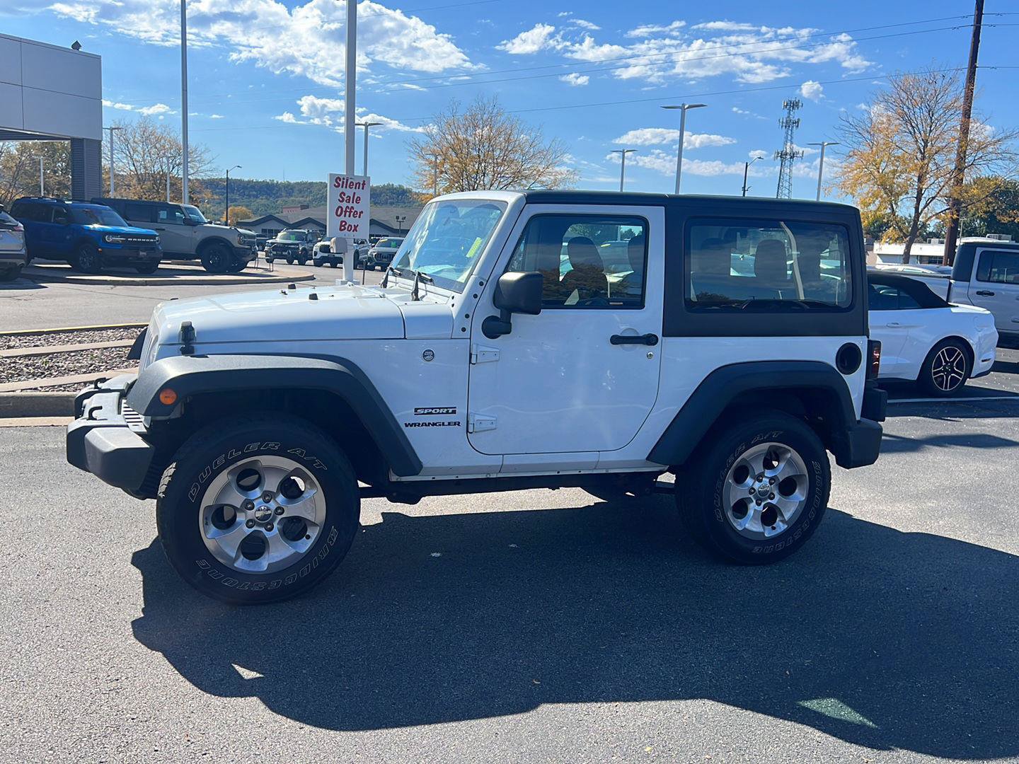 Used 2016 Jeep Wrangler Sport AWD/4WD image 10