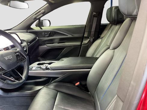 Used 2025 Cadillac Lyriq Sport AWD/4WD image 24