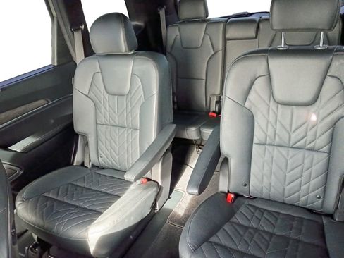 Used 2025 Kia Telluride AWD image 22