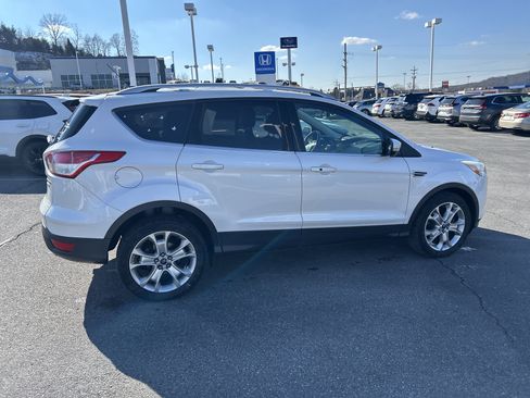 Used 2016 Ford Escape Titanium image 9