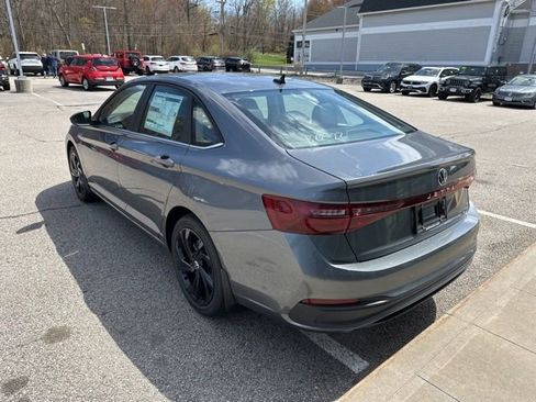 New 2026 Volkswagen Jetta SE FWD image 5
