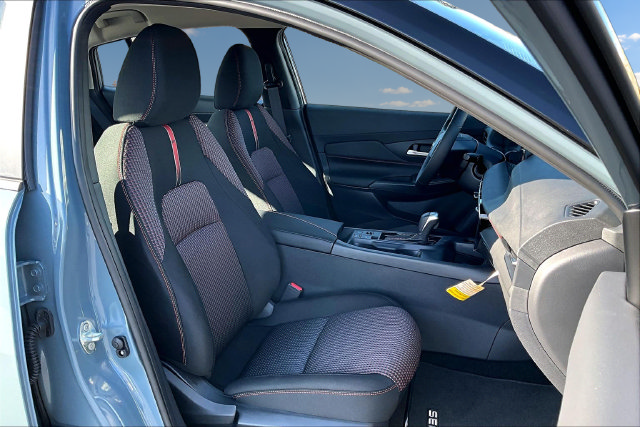 New 2027 Nissan Sentra SR w/ SR All Weather Package FWD image 10