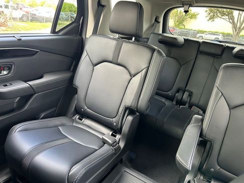 Used 2023 Honda Pilot EX-L image 12