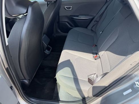 Used 2025 Kia K4 FWD image 21