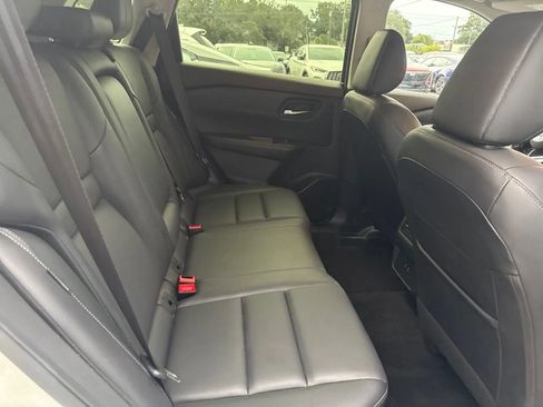Used 2023 Nissan Rogue SL FWD image 16