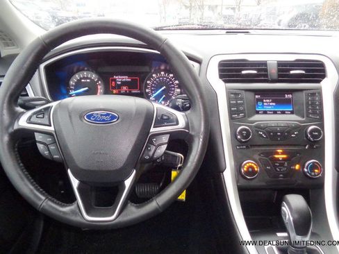 Used 2016 Ford Fusion SE w/ Equipment Group 201A image 10