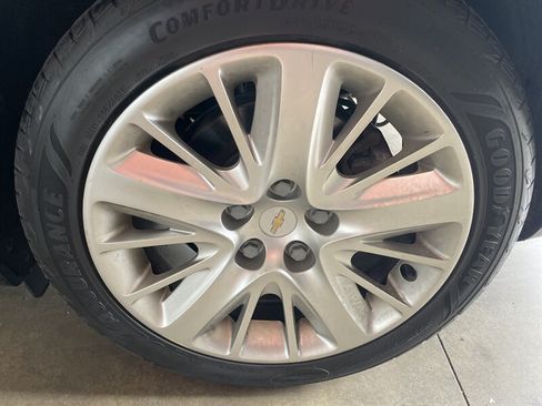 Used 2018 Chevrolet Impala LS FWD image 23