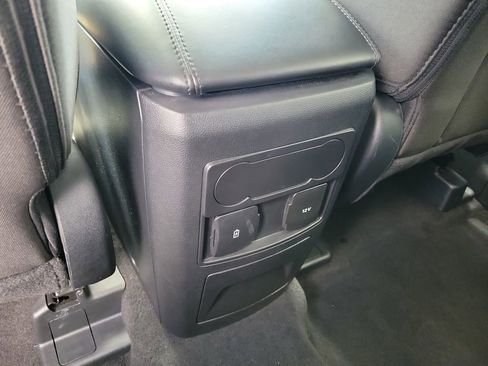 Used 2023 Ford Explorer XLT image 15