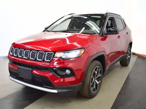 Used 2025 Jeep Compass Limited AWD/4WD image 4