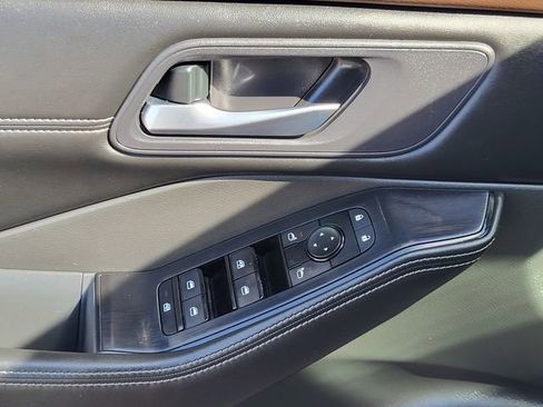 Certified 2023 Nissan Rogue SV w/ SV Premium B Package AWD/4WD image 8