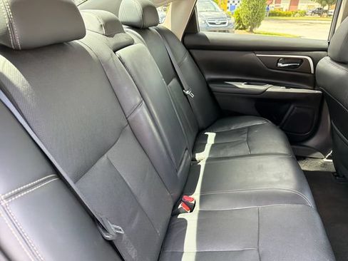Used 2016 Nissan Altima 3.5 SL FWD image 29
