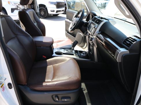 Used 2018 Toyota 4Runner Limited AWD/4WD image 32