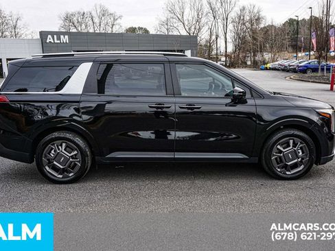 Used 2025 Kia Carnival EX image 9