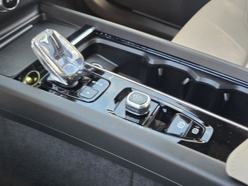 New 2026 Volvo XC60 B5 Core AWD/4WD image 16
