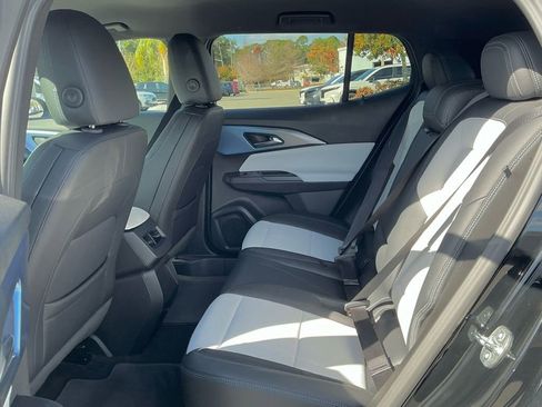 Used 2025 Chevrolet Equinox EV LT image 26