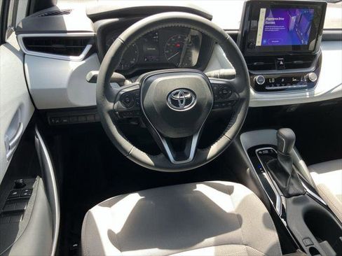 Certified 2025 Toyota Corolla SE w/ Convenience Package FWD image 14