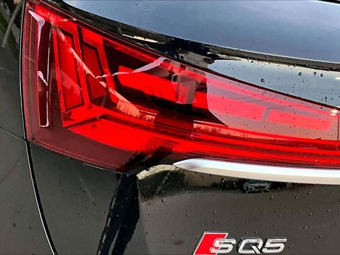 Used 2025 Audi SQ5 Prestige w/ Prestige Package image 29