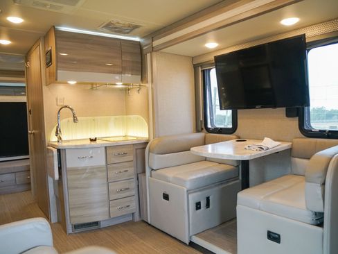 Used 2020 Mercedes-Benz Sprinter 3500 image 5