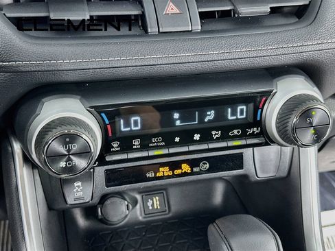 Used 2025 Toyota RAV4 LE AWD/4WD image 22