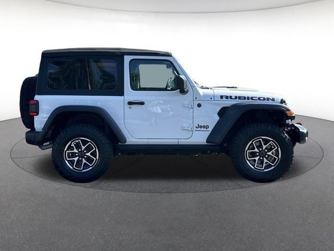 Used 2025 Jeep Wrangler Rubicon w/ Convenience Group AWD/4WD image 7