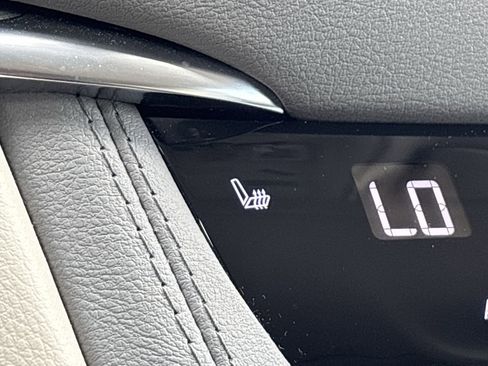 Used 2024 Cadillac XT5 Premium Luxury w/ Technology Package image 26