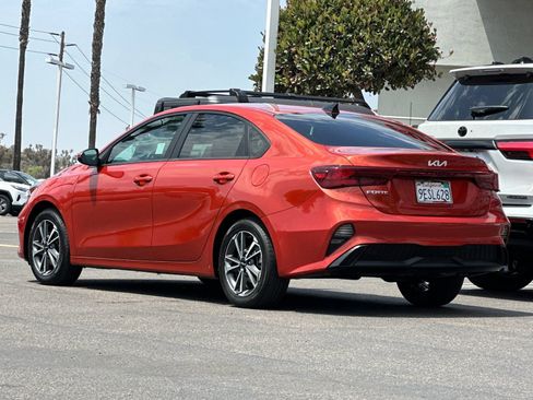 Used 2023 Kia Forte LXS w/ LXS Technology Package FWD image 3
