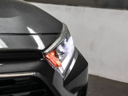 Certified 2019 Toyota RAV4 XLE w/ Convenience Package FWD image 8