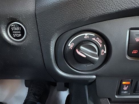 Used 2024 Nissan Frontier SV w/ SV Convenience Package image 21