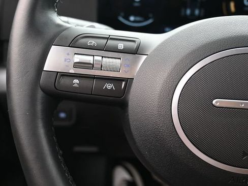 Used 2025 Hyundai Kona SEL AWD/4WD image 15