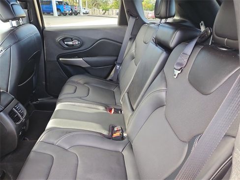 Used 2021 Jeep Cherokee Latitude Lux 80th Anniv w/ Quick Order Package 26U 80TH image 13